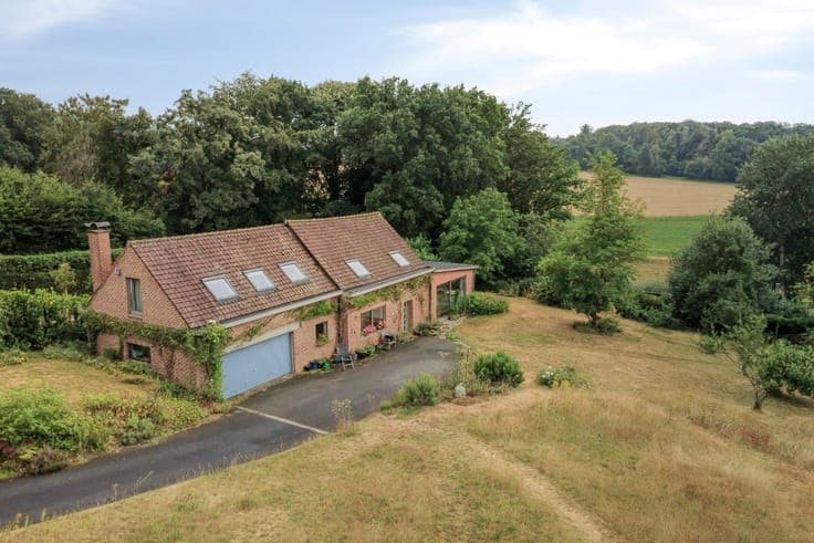HOUSE with 4 rooms + office + garage 1640 SINT-GENESIUS-ROD