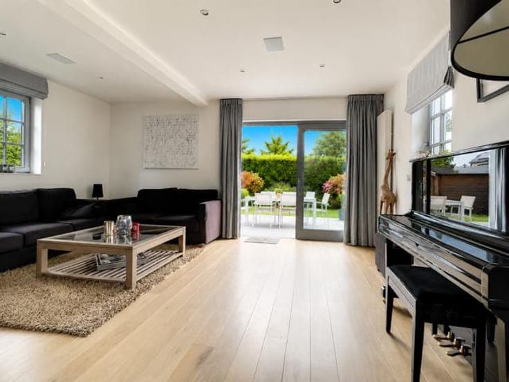 4-front villa fully renovated in 2017 on +/- 3.66 a