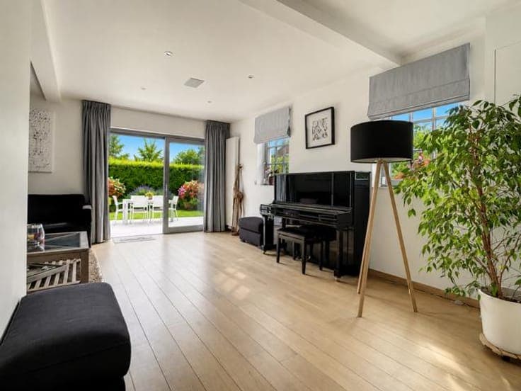 4-front villa fully renovated in 2017 on +/- 3.66 a