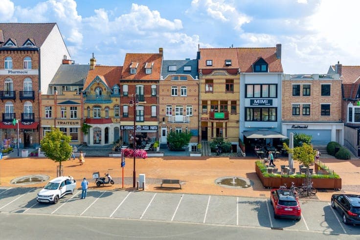 Commercial property with residence or exceptional home in p