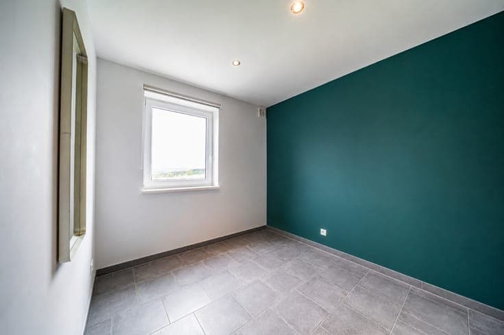 5-bedroom house with 1-bedroom apartment in Moinet