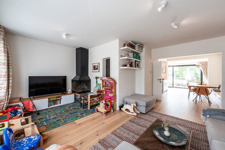 Ravenstein neighbourhood – Renovated house (3bed,1study,2bat