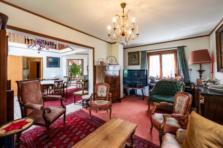 4-bedroom, 3-bath villa with stunning field views