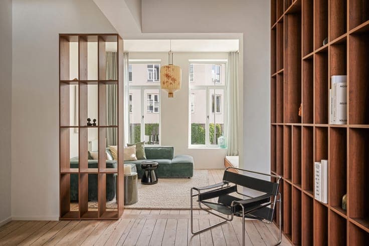 A surprising townhouse with a rooftop terrace