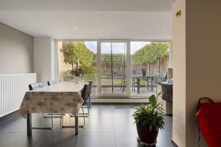 Investment property with 2 apartments in the center of Oostk