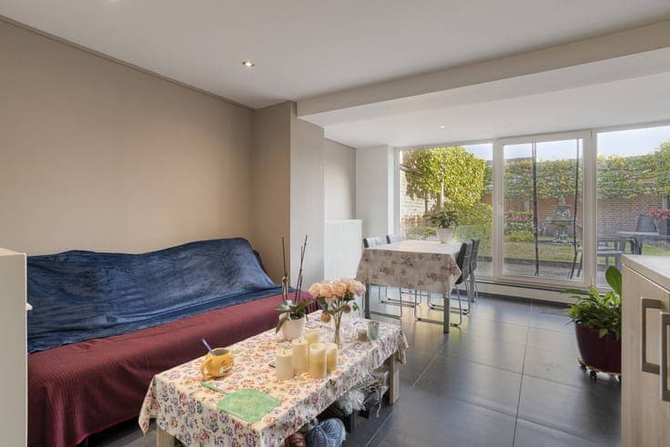 Investment property with 2 apartments in the center of Oostk