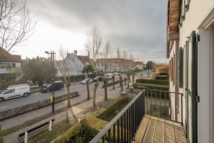 Characterful semi-detached villa in an exceptional location