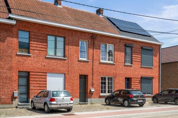 Gezellige instapklare rijwoning in Herselt te koop!