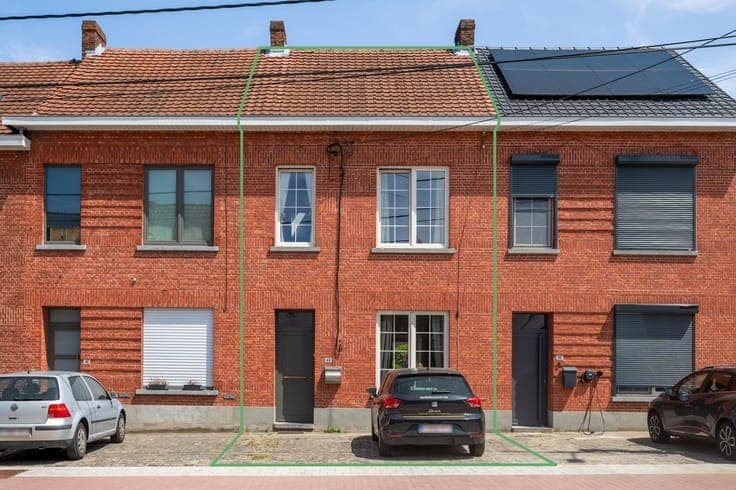 Gezellige instapklare rijwoning in Herselt te koop!