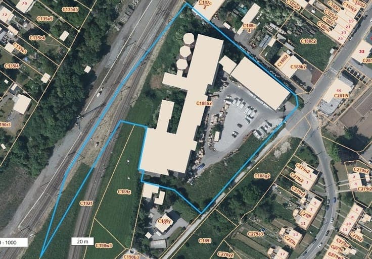 Terrain de plus de 1ha 70ca en zone d'habitat
