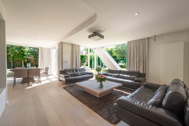 Vrijstaande villa, rustig gelegen in een aangename reside...