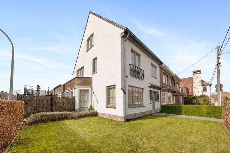 Charmante en instapklare gezinswoning te koop in het rust...