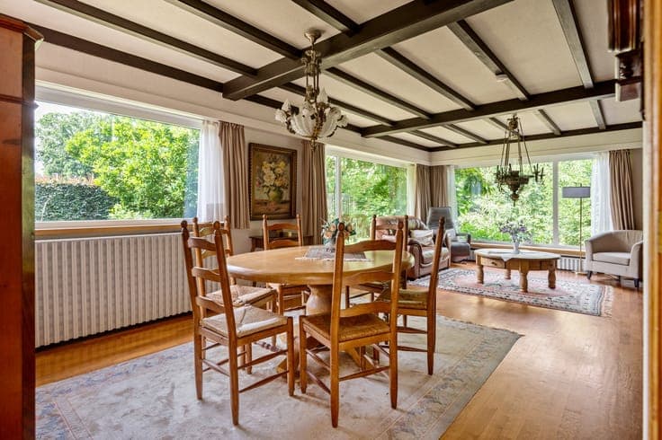Te renoveren, alleenstaande laagbouwwoning met 3 slaapkam...