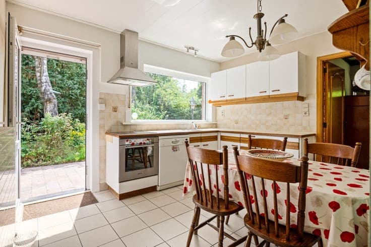 Te renoveren, alleenstaande laagbouwwoning met 3 slaapkam...