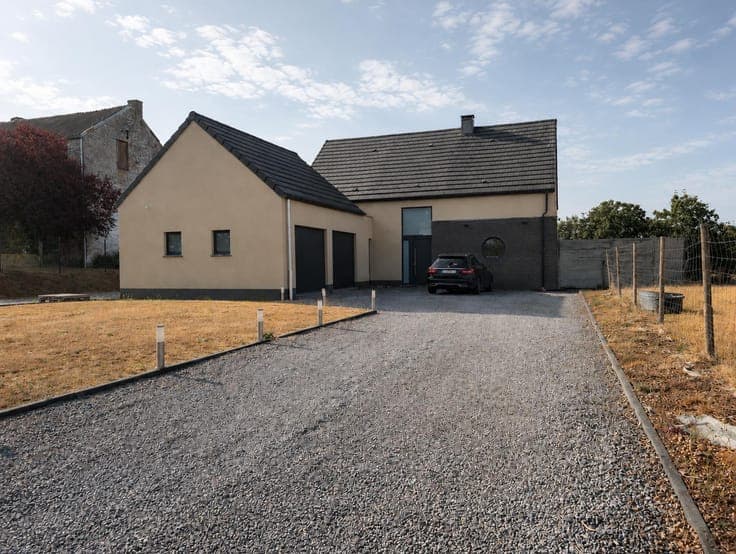 Superbe villa 4 CH, 2 garages, jardin et projet piscine