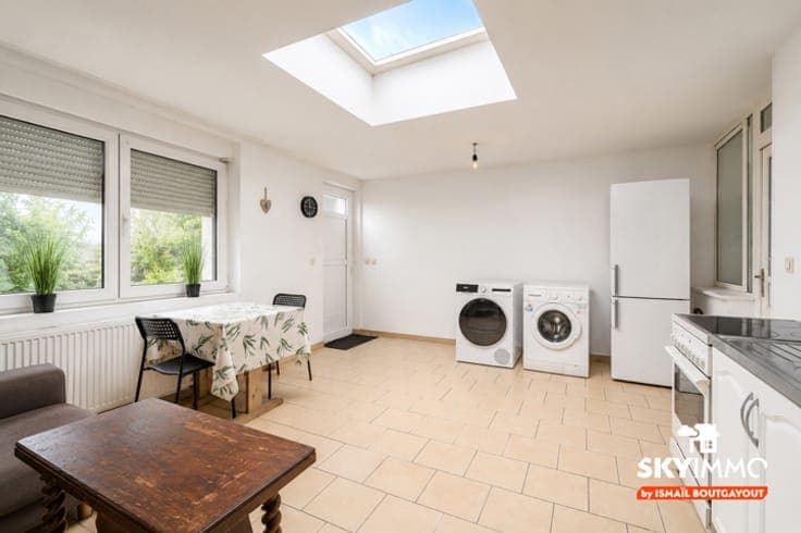 SUPERBE MAISON LUMINEUSE ET SPACIEUSE AVEC TERRASSE +GARAGE