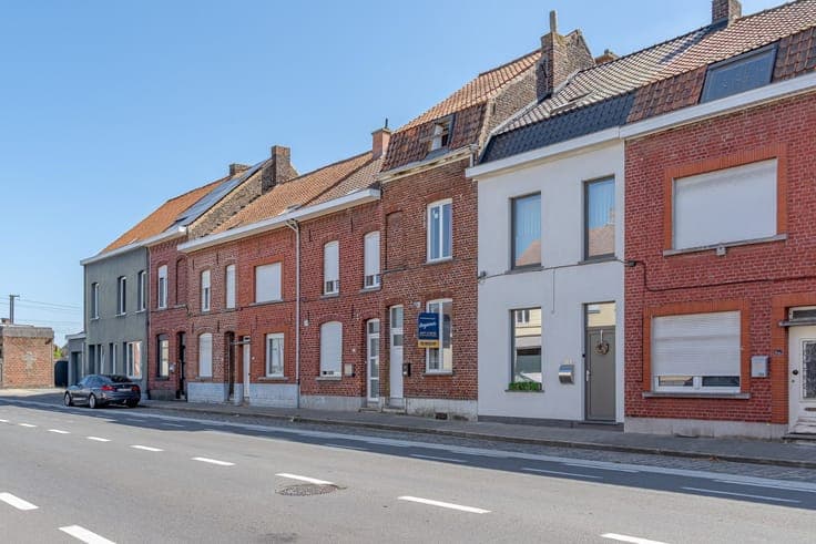 Bright house with 4 bedrooms and sunny garden in Menen
