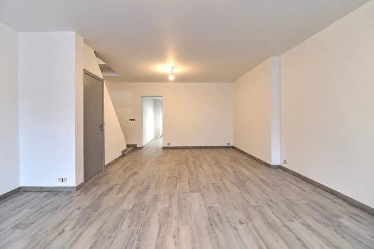Sale - House Leval-Trahegnies - 219,000 €
