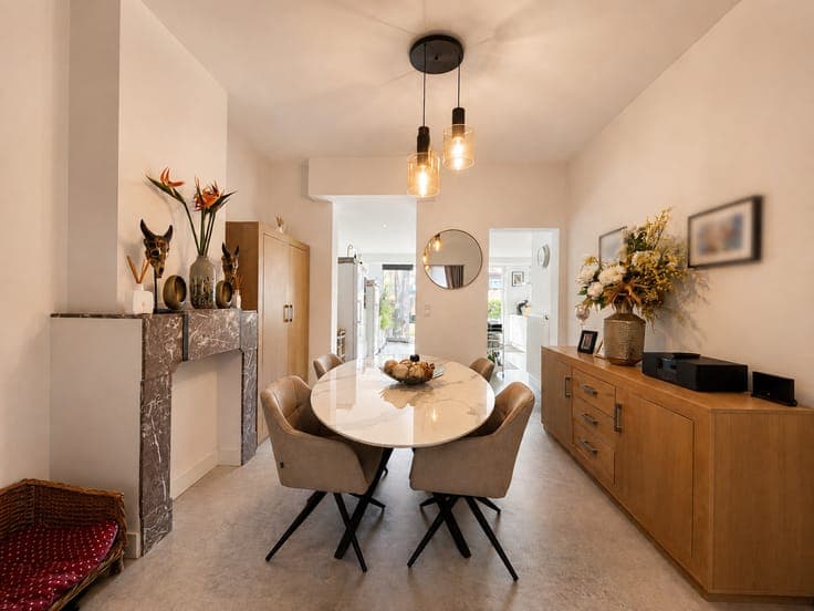 Renovated house in dead-end street, Kapellen center