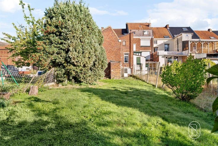 Spacious townhouse with a garden and studio!