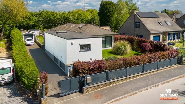 BUNGALOW D'EXCEPTION AVEC PISCINE ET 7 PARKINGS NEUPRÉ