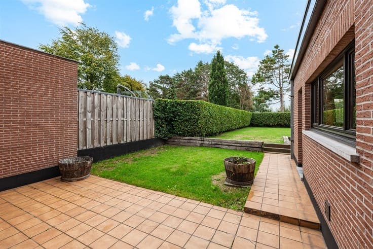 3-Bedroom Family Home in Sint-Niklaa