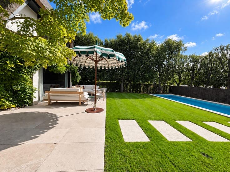 Fully renovated villa swimming pool quietly located Knokke