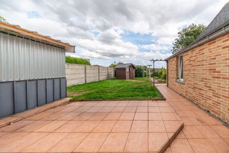 maison avec son jardin , garage faire offre apd 165.000€