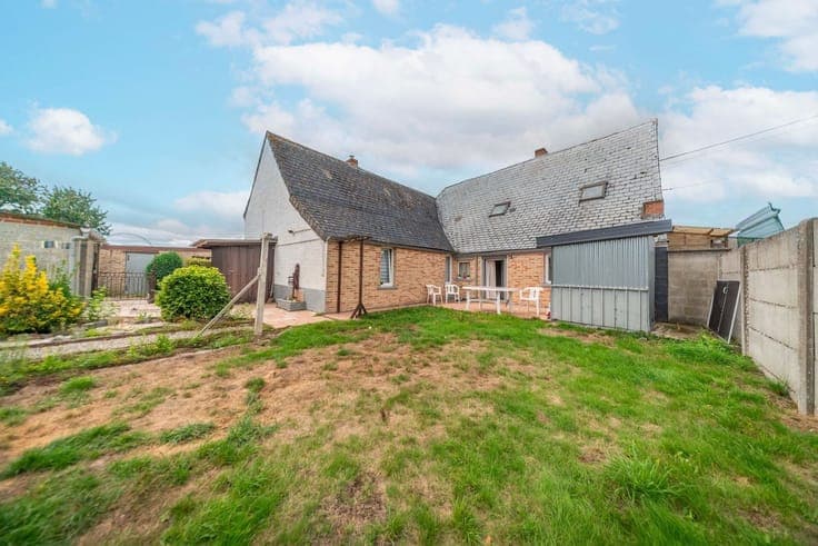 maison avec son jardin , garage faire offre apd 165.000€