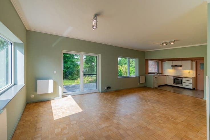 Move-In Ready Villa with Sunny Garden