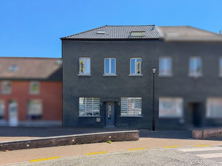 Te koop, Instapklare en energiezuinige gezinswoning met v...