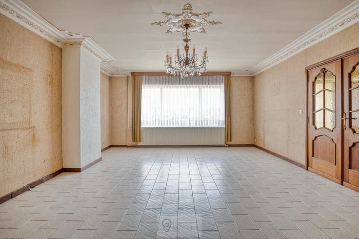 Ruime karaktervolle woning met garage en tal van mogelijk...