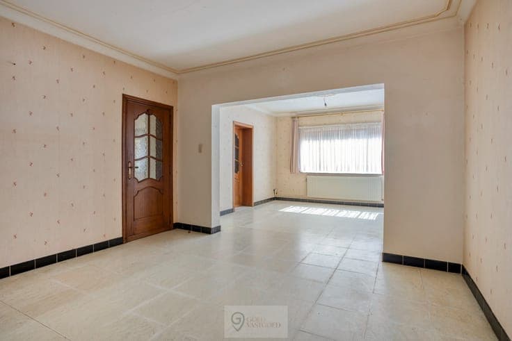 Ruime karaktervolle woning met garage en tal van mogelijk...