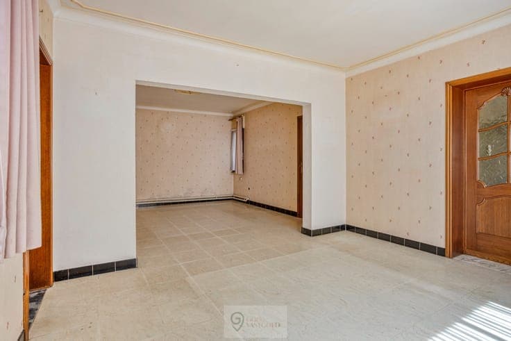Ruime karaktervolle woning met garage en tal van mogelijk...