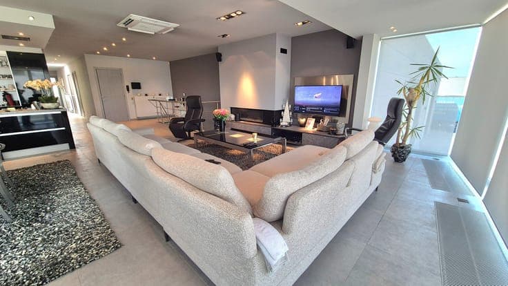 LOODS 936m² + Moderne LOFT 2008 met 3 slaapkamers, badkam...