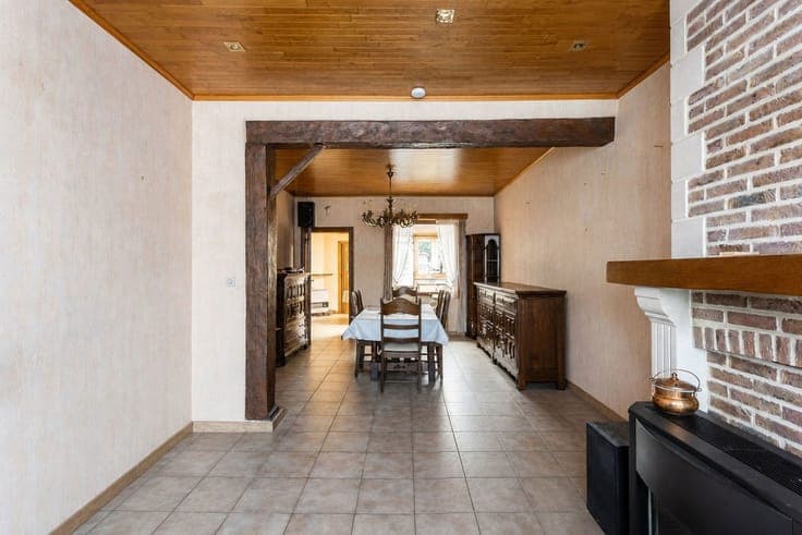 Home with Garden and Detached Garage