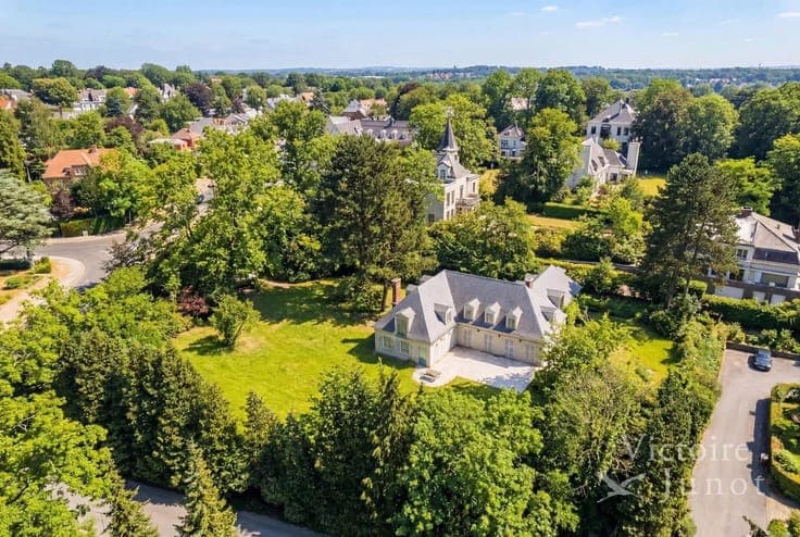 Rhode-Saint-Genèse - Exceptional situation, large house to r