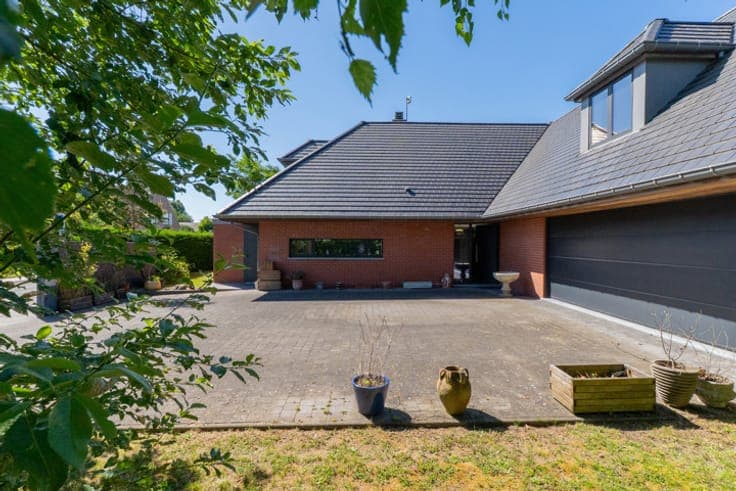 Exceptional villa built in 2017 at the entrance to Bois Fich