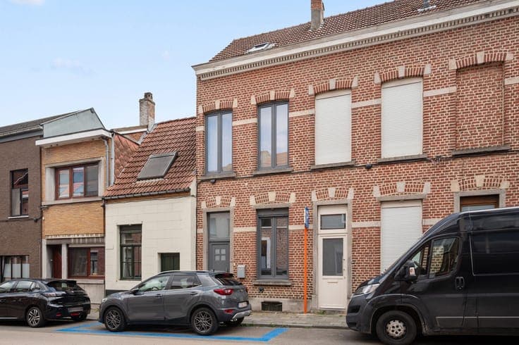 Move-in ready home, ideal for couple, student or investment