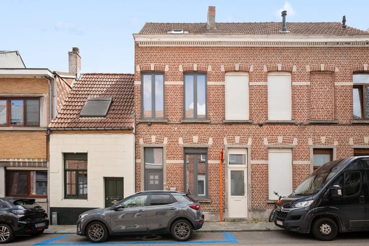 Move-in ready home, ideal for couple, student or investment