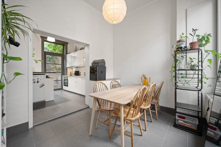Move-in ready home, ideal for couple, student or investment