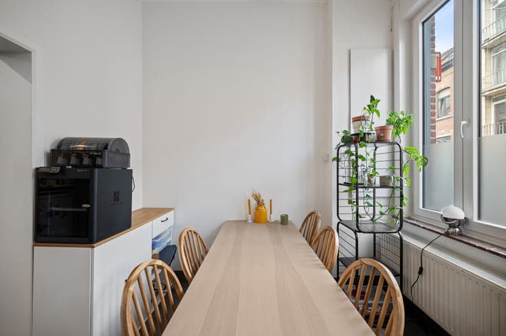 Move-in ready home, ideal for couple, student or investment