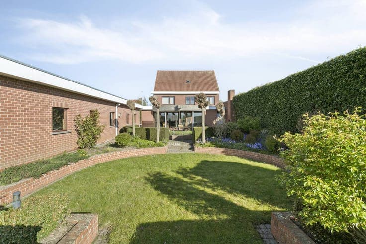 Spacious family home with stunning views