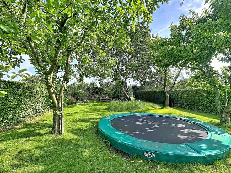 Spacious house with 4 bedrooms and nice garden