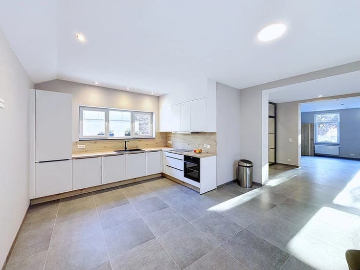 Sale - House Hannut - 380,000 €