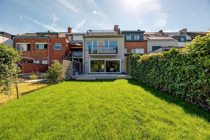 Gerenoveerd blokje met 3 Appartementen