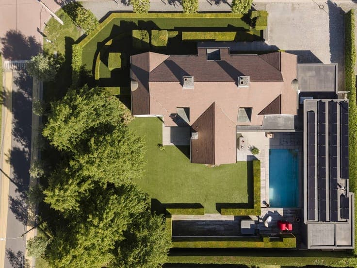 Exclusive luxury villa located in the Villapark in Waregem