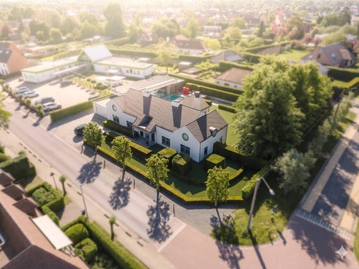 Exclusive luxury villa located in the Villapark in Waregem
