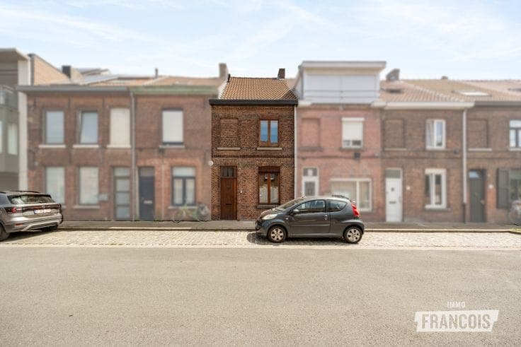 Family home with 3 bedrooms and garden for sale in Sint-And…
