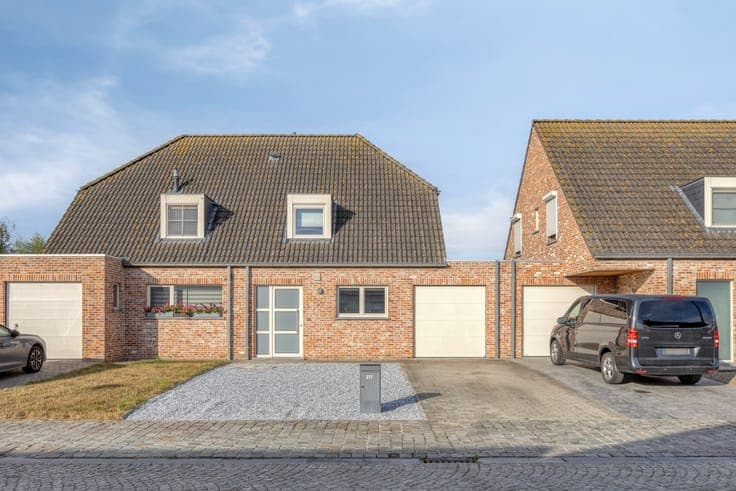 Volledig instapklare gezinswoning met inpandige garage